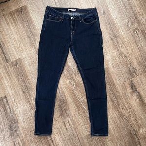 LEVIS 535 SUPER SKINNY 31 super comfortable and soft! Preloved. Great condition!